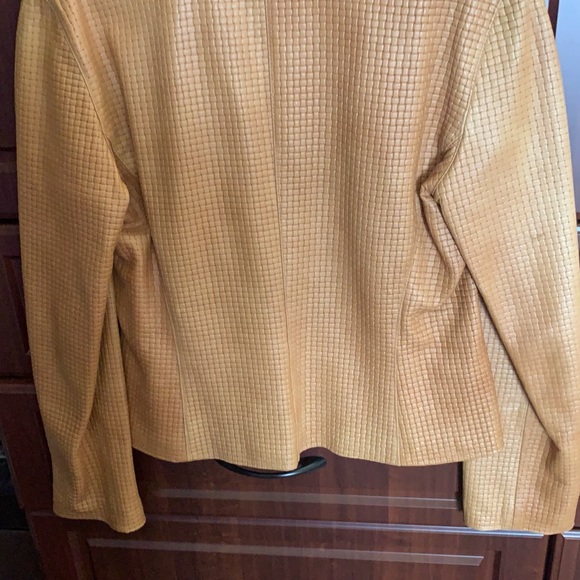 Leather jacket - Picture 2 of 4